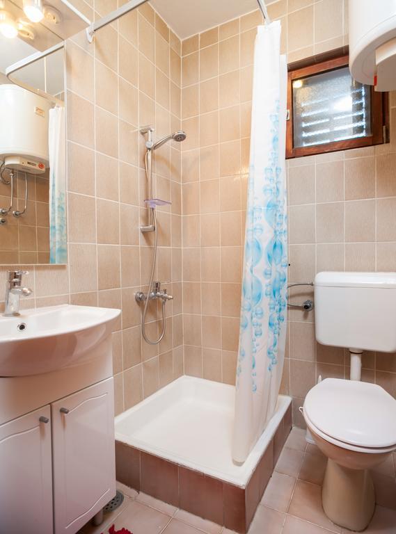 Kornelija 2 Apartamento Podgora Quarto foto