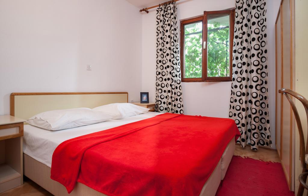 Kornelija 2 Apartamento Podgora Quarto foto
