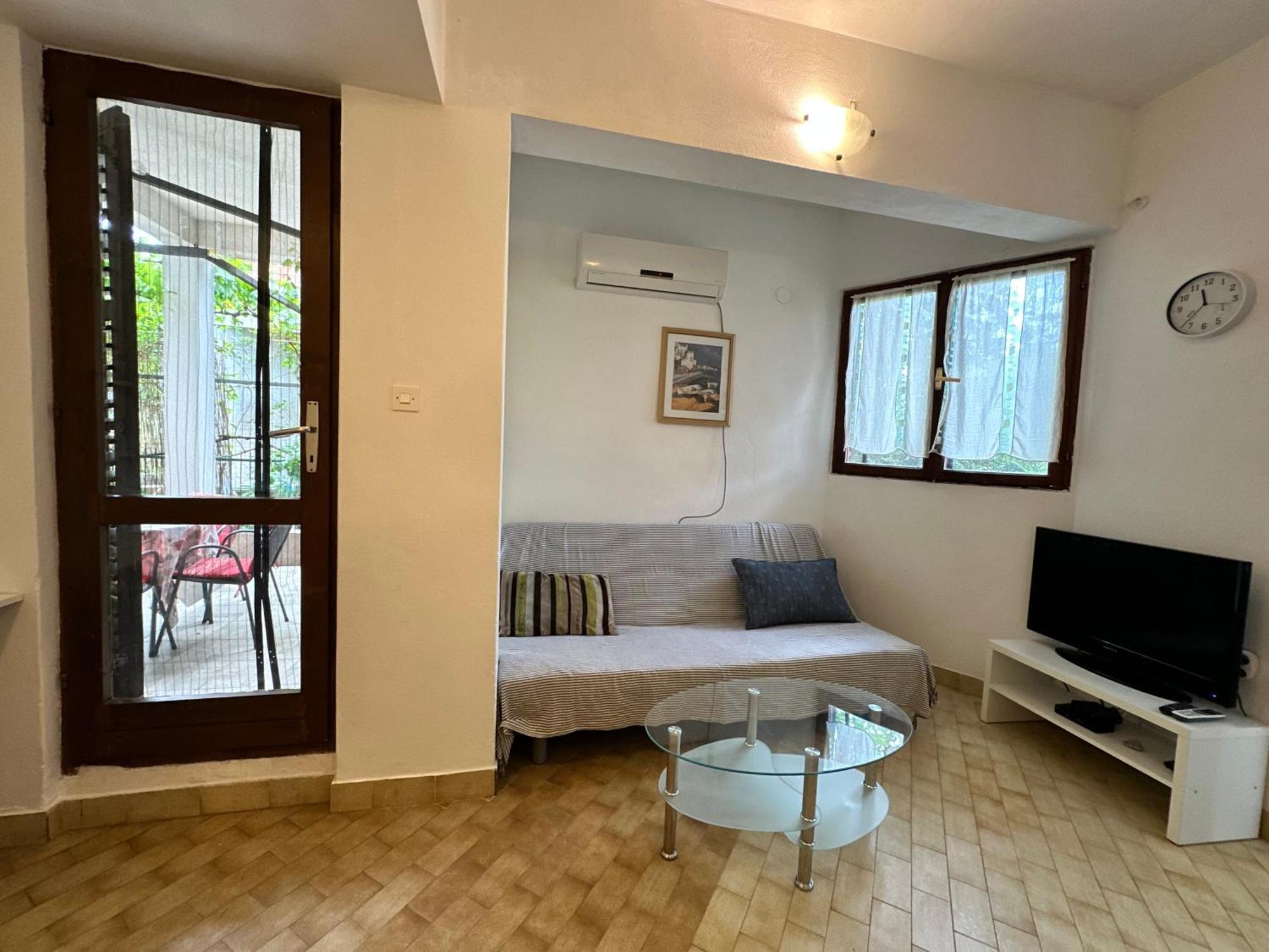 Kornelija 2 Apartamento Podgora Exterior foto