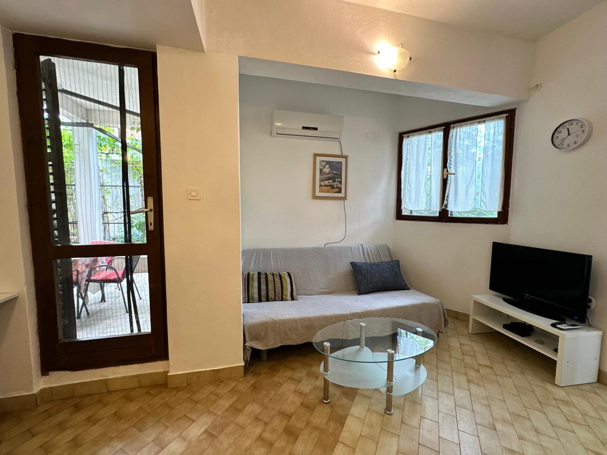 Kornelija 2 Apartamento Podgora Exterior foto